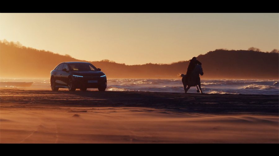 Porsche Albania x Kitesurf still 2